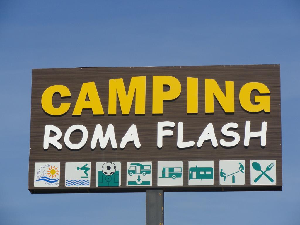 Camping Roma Flash Hotel Bracciano Esterno foto