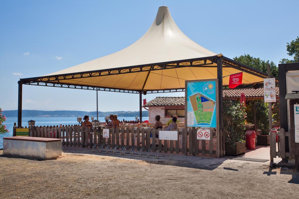 Camping Roma Flash Hotel Bracciano Esterno foto